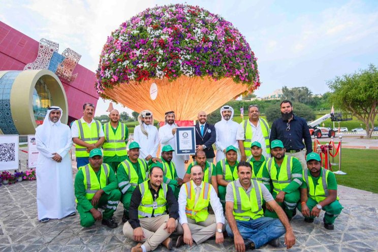 Qatar enters Guinness Records for largest flower bouquet