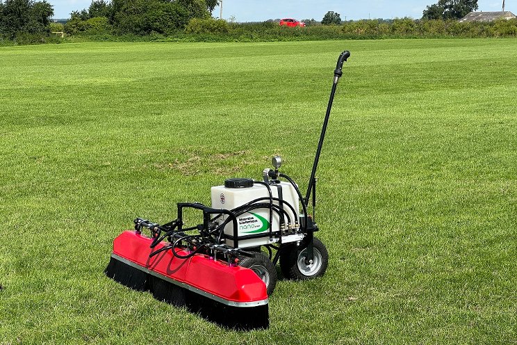 Martin Lishman introduces new shrouded boom for the Nano-Spray