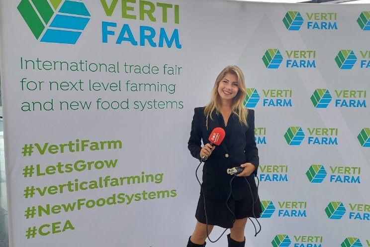 Romy Stuik reporting live from VertiFarm on Hortibiz NewsRadio