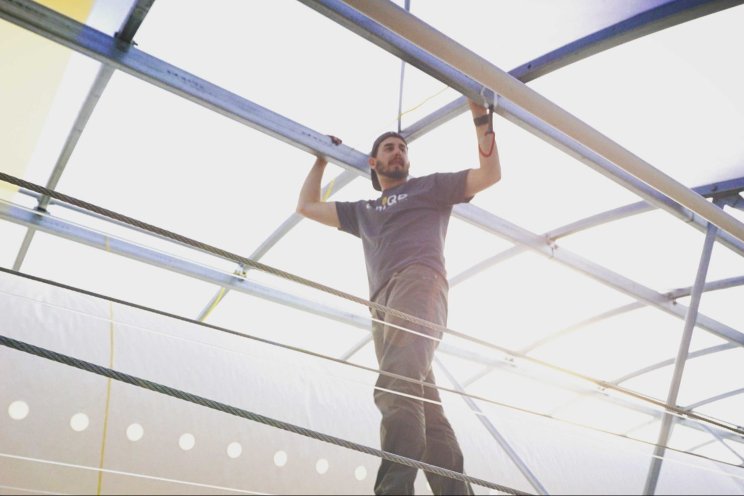 8 simple steps to commercial greenhouse roof cleaning