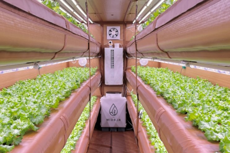 World's first inflatable farm uses 99% less water to grow in deserts