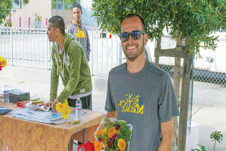 Sunrise brings local flower power to farmers market